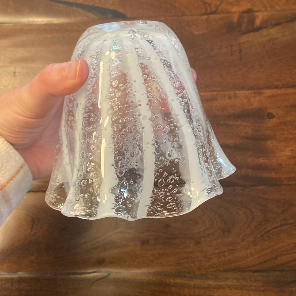 Clear Glass Ruffled Vase - Picture 6 of 7